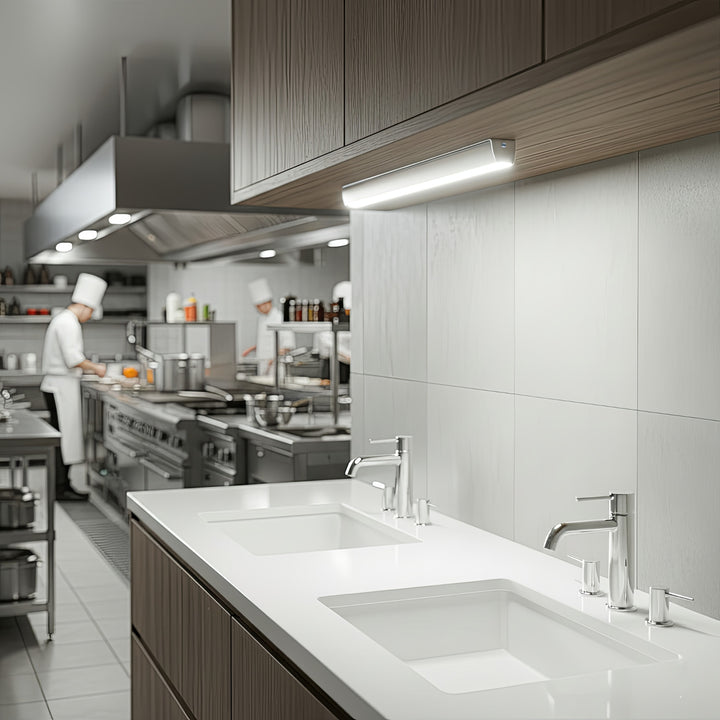 Lampa kuchenna LED Maclean, podszafkowa 9 SMD, na baterie, czujnik PIR on/off, MCE166