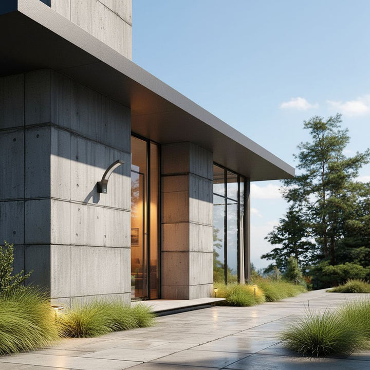 Lampa LED z czujnikiem ruchu na podczerwień MCE244 750lm 10W IP54 Maclean Energy