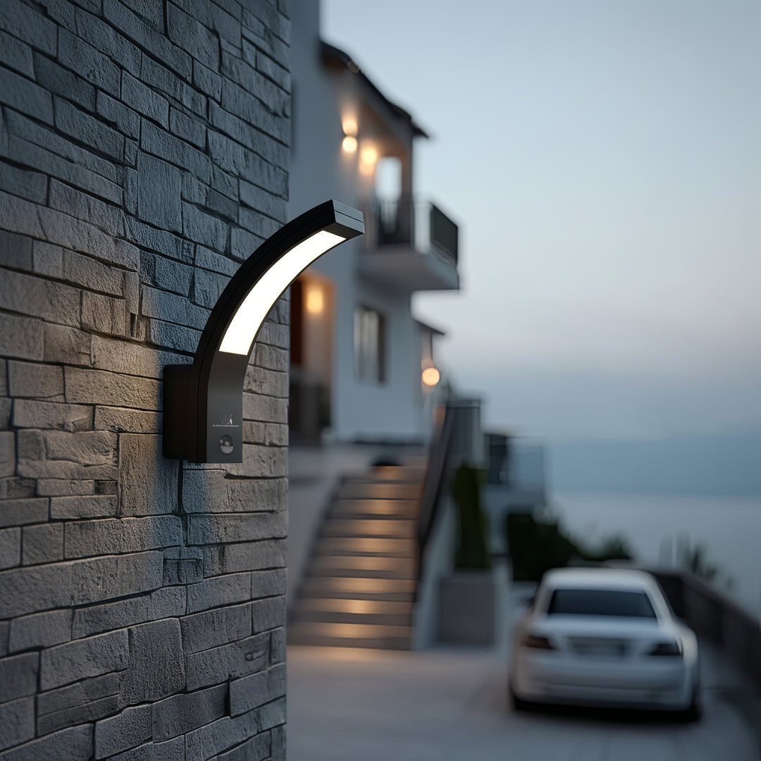 Lampa LED z czujnikiem ruchu na podczerwień MCE244 750lm 10W IP54 Maclean Energy