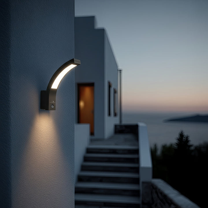 Lampa LED z czujnikiem ruchu na podczerwień MCE244 750lm 10W IP54 Maclean Energy