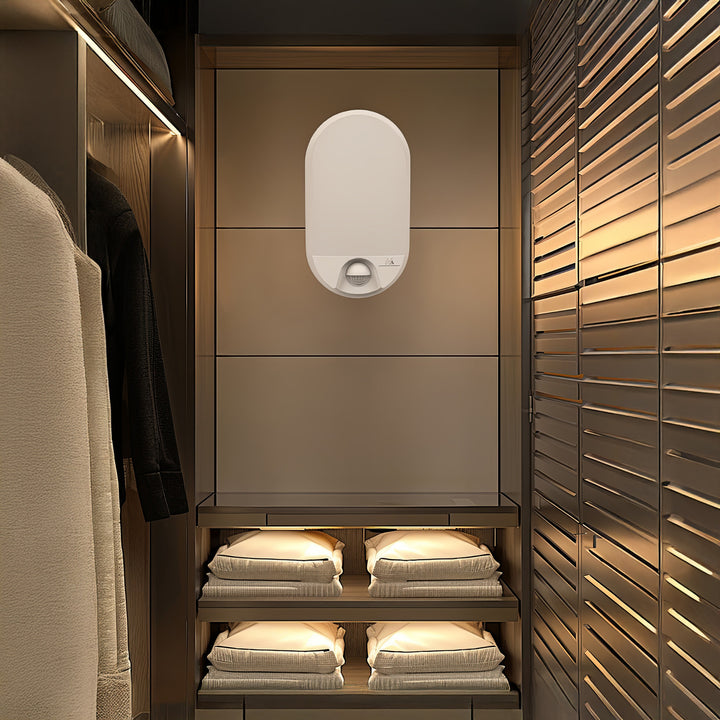 Lampa LED z czujnikiem ruchu na podczerwień MCE340 W 1100lm 15W IP54 Maclean Energy kolor biały, kolor barwowy naturalny biały (4000K)