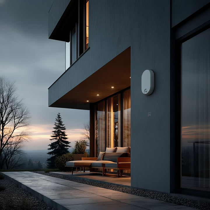 Lampa LED z czujnikiem ruchu na podczerwień MCE340 W 1100lm 15W IP54 Maclean Energy kolor biały, kolor barwowy naturalny biały (4000K)