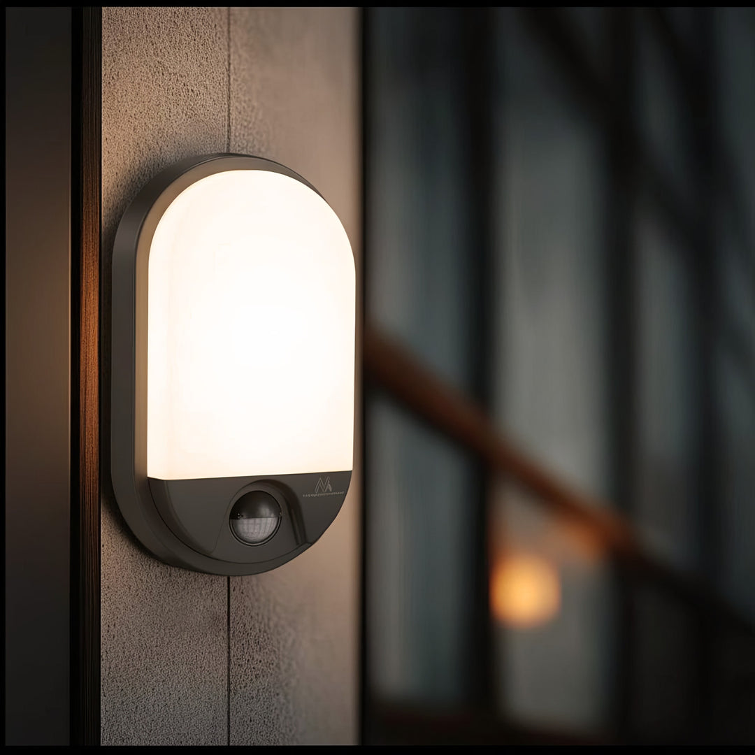 Lampa LED z czujnikiem ruchu na podczerwień MCE340 GR 1100lm 15W IP54 Maclean Energy kolor szary, kolor barwowy naturalny biały (4000K)