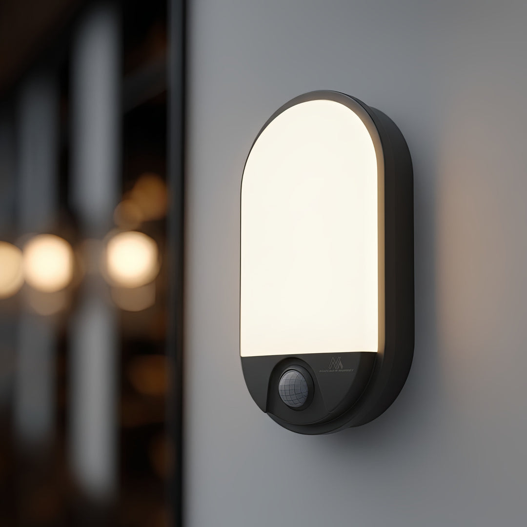 Lampa LED z czujnikiem ruchu na podczerwień MCE340 GR 1100lm 15W IP54 Maclean Energy kolor szary, kolor barwowy naturalny biały (4000K)