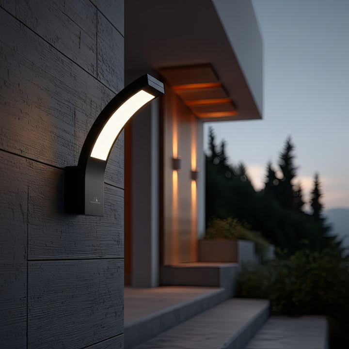 Lampa elewacyjna LED MCE343 B 800lm 10W IP54 Maclean Energy kolor czarny, kolor barwowy naturalny biały (4000K)