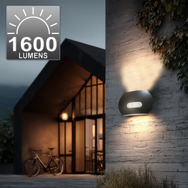 Ścienna lampa LED z czujnikiem PIR Maclean Energy MCE366 - PC+ALU, 20W (1600lm) Neutral White 4000K IP65 szara