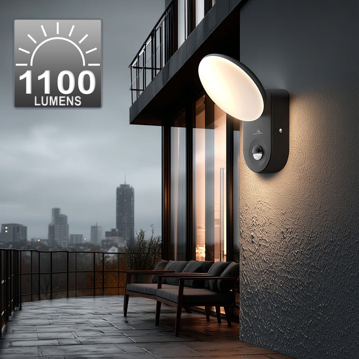 Ścienna lampa LED z czujnikiem PIR Maclean Energy MCE367 - PC+ALU, 15W (1100lm) Neutral White 4000K IP65 szara