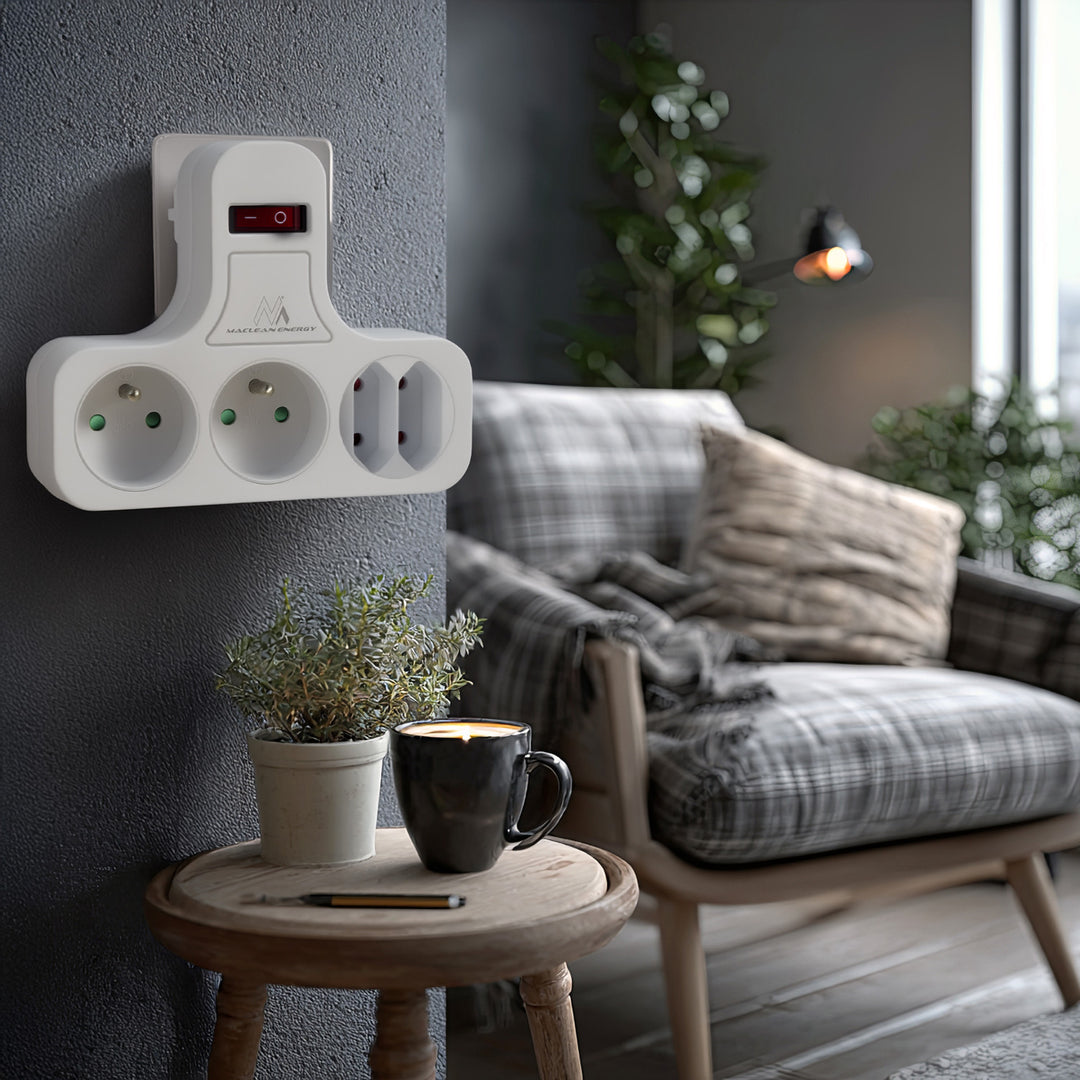 Gniazdko prądowe Maclean, Poczwórne z wyłącznikiem, Nóżką stabilizującą, Typu E, 2x2,5A, 2x16A, MCE224