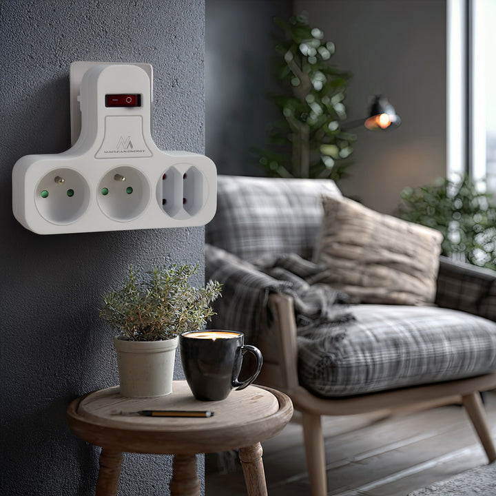 Gniazdko prądowe Maclean, Poczwórne z wyłącznikiem, Nóżką stabilizującą, Typu E, 2x2,5A, 2x16A, MCE224