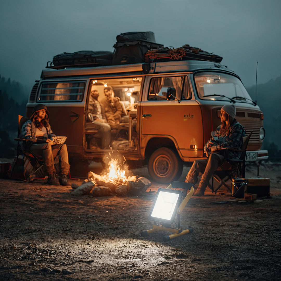 Podłogowy statyw roboczy dla naświetlaczy LED z możliwością regulacji kąta Maclean MCE632