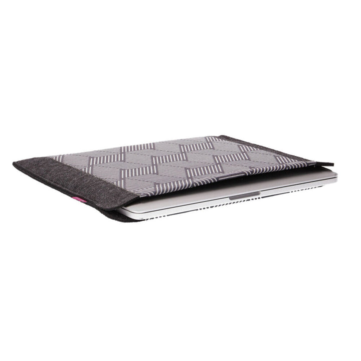 Etui na laptopa notebooka o przekątnej 13'', wykonane z ekologicznego filcu, wzór nadruku Cube