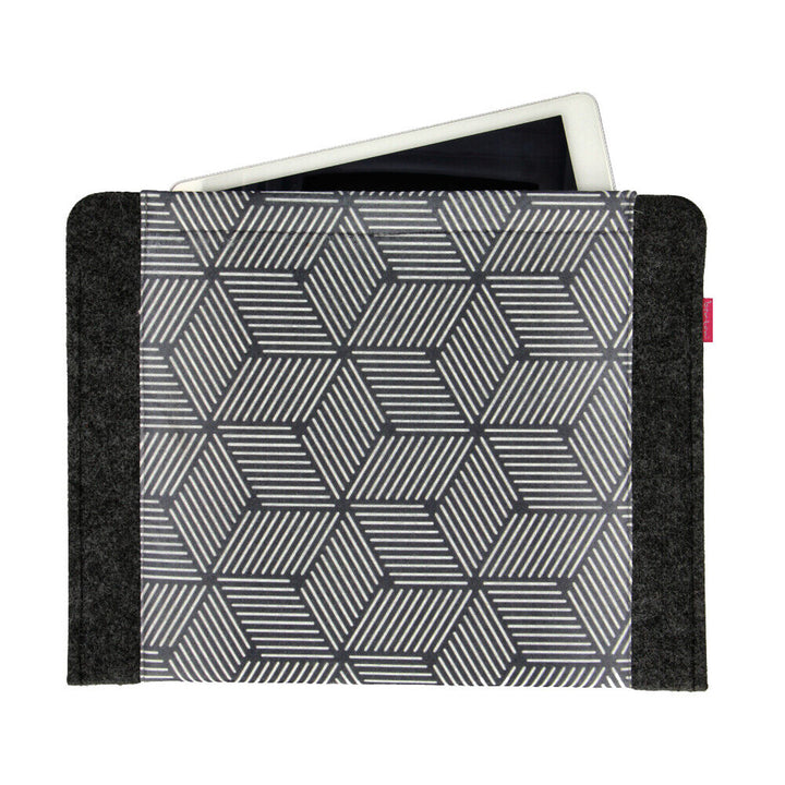 Etui na laptopa notebooka o przekątnej 13'', wykonane z ekologicznego filcu, wzór nadruku Cube