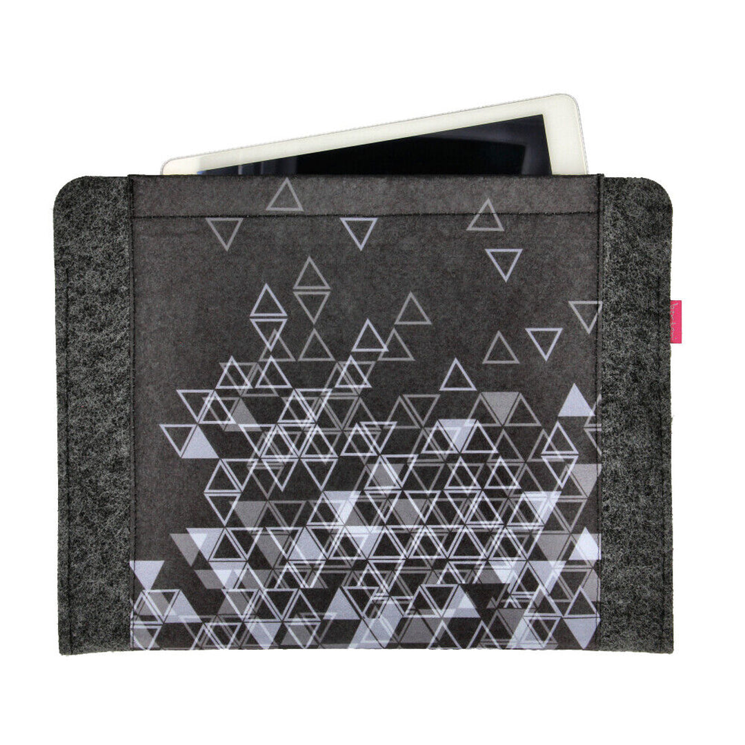Etui na laptopa notebooka o przekątnej 13'', wykonane z ekologicznego filcu, wzór nadruku Triangle