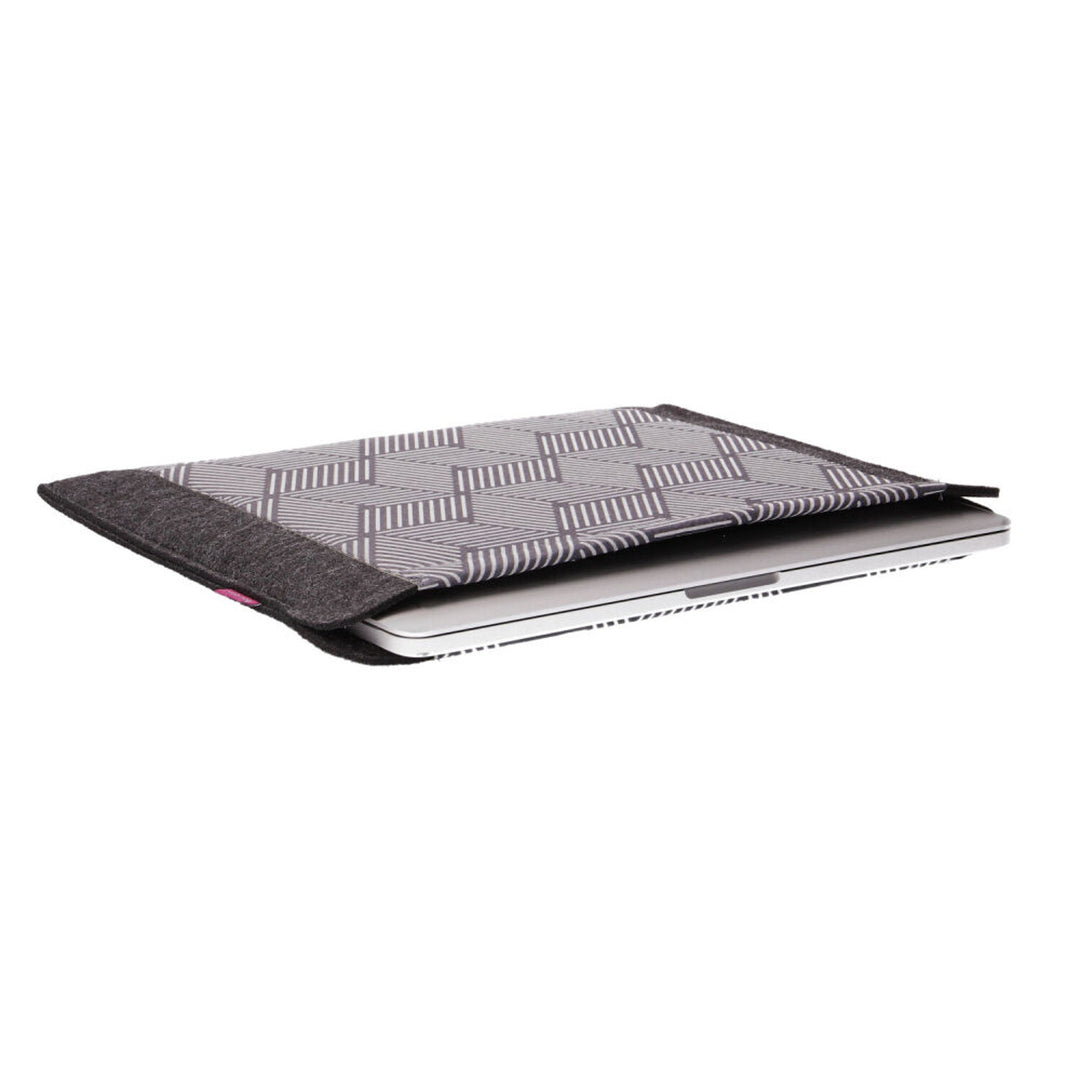 Etui na laptopa notebooka o przekątnej 15'', wykonane z ekologicznego filcu, wzór nadruku Cube