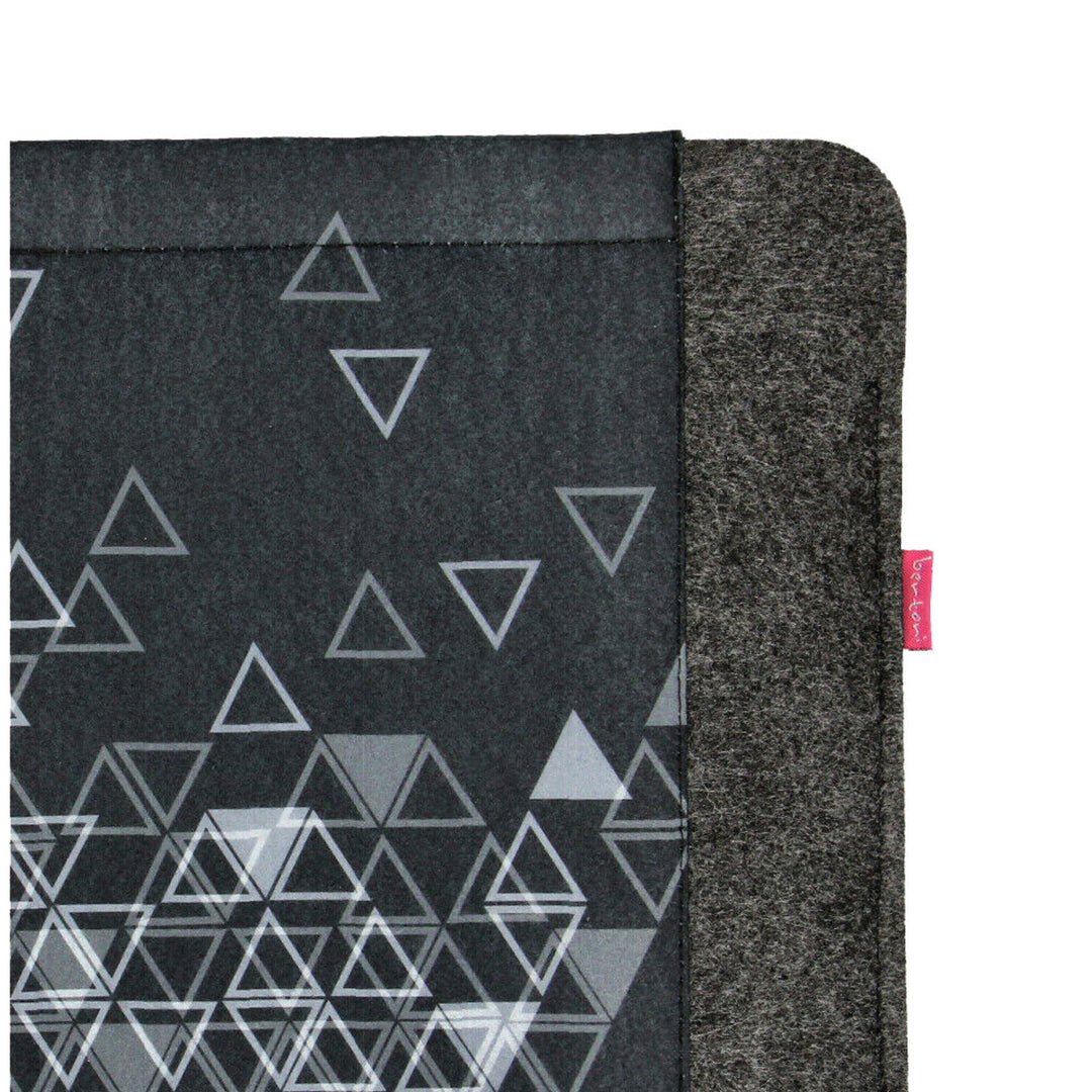 Etui na laptopa notebooka o przekątnej 15'', wykonane z ekologicznego filcu, wzór nadruku Triangle