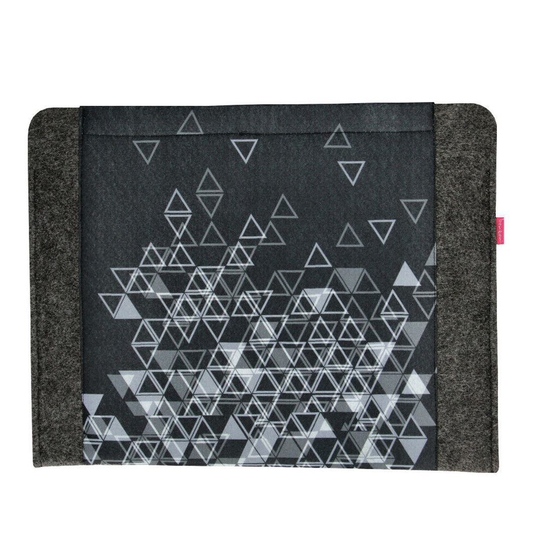 Etui na laptopa notebooka o przekątnej 15'', wykonane z ekologicznego filcu, wzór nadruku Triangle