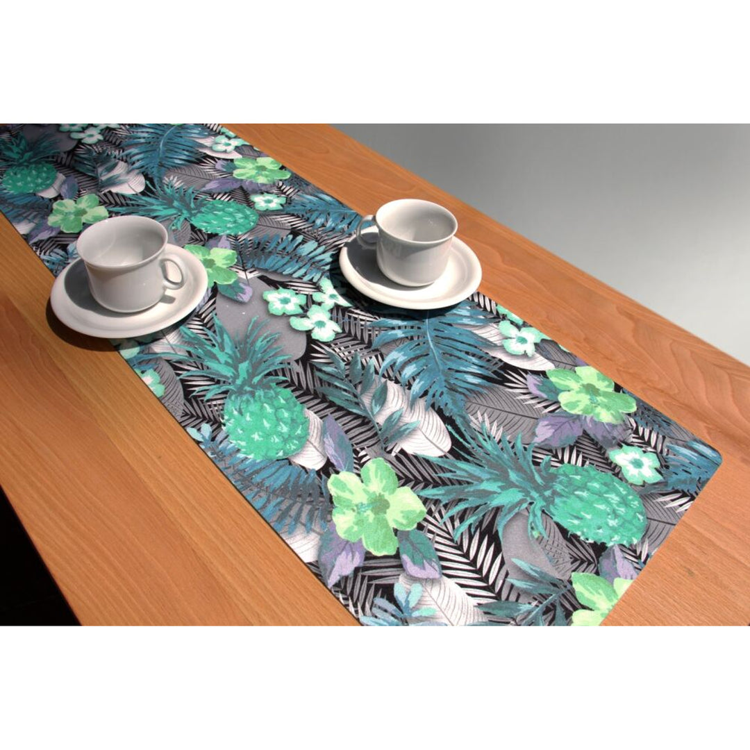 Bieżnik Bertoni, stołowy, ekologiczny filc, wymiary 95x33cm, wzór nadruku Lambada Green