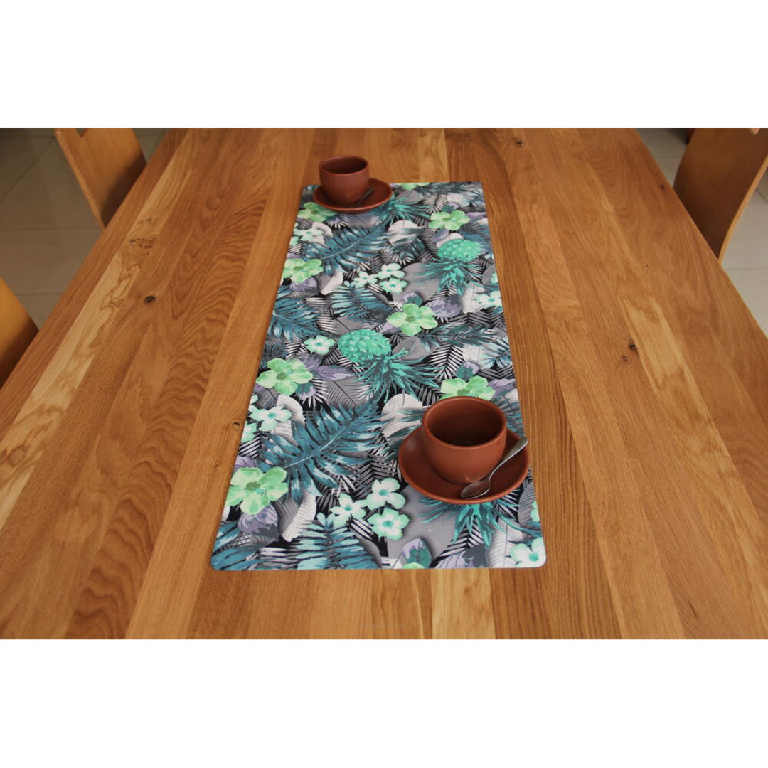 Bieżnik Bertoni, stołowy, ekologiczny filc, wymiary 95x33cm, wzór nadruku Lambada Green