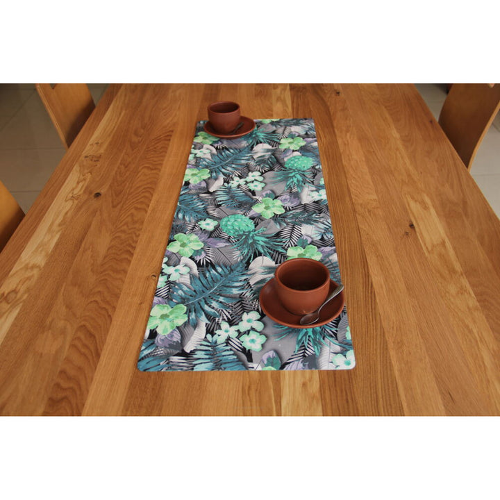 Bieżnik Bertoni, stołowy, ekologiczny filc, wymiary 95x33cm, wzór nadruku Lambada Green