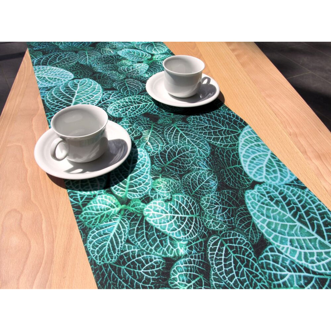 Bieżnik Bertoni, stołowy, ekologiczny filc, wymiary 95x33cm, wzór nadruku Malta