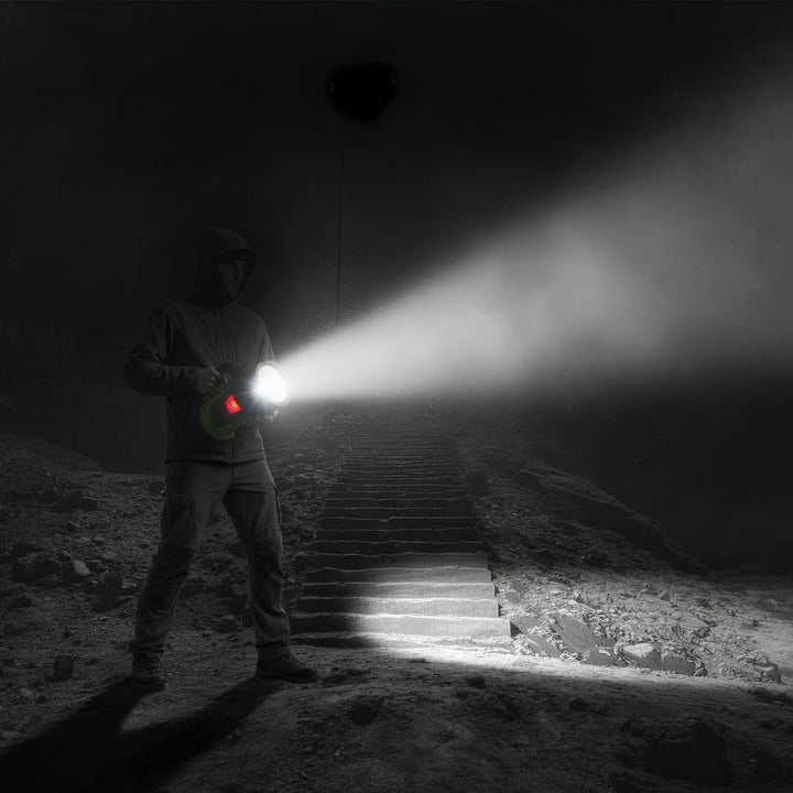 Latarka LED 3w1 Maclean, funkcja powerbanku, 3 tryby świecenia, 5W XM-L-T6, Cold White 6500K, 3,7V 3x18650, 4500mAh, MCE345