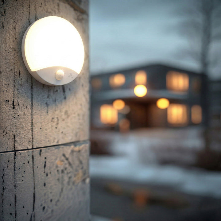 Lampa LED z czujnikiem ruchu Maclean, na podczerwień, kolor biały, 10W, IP44, barwa naturalna biała (4000K), 900lm, MCE357 W