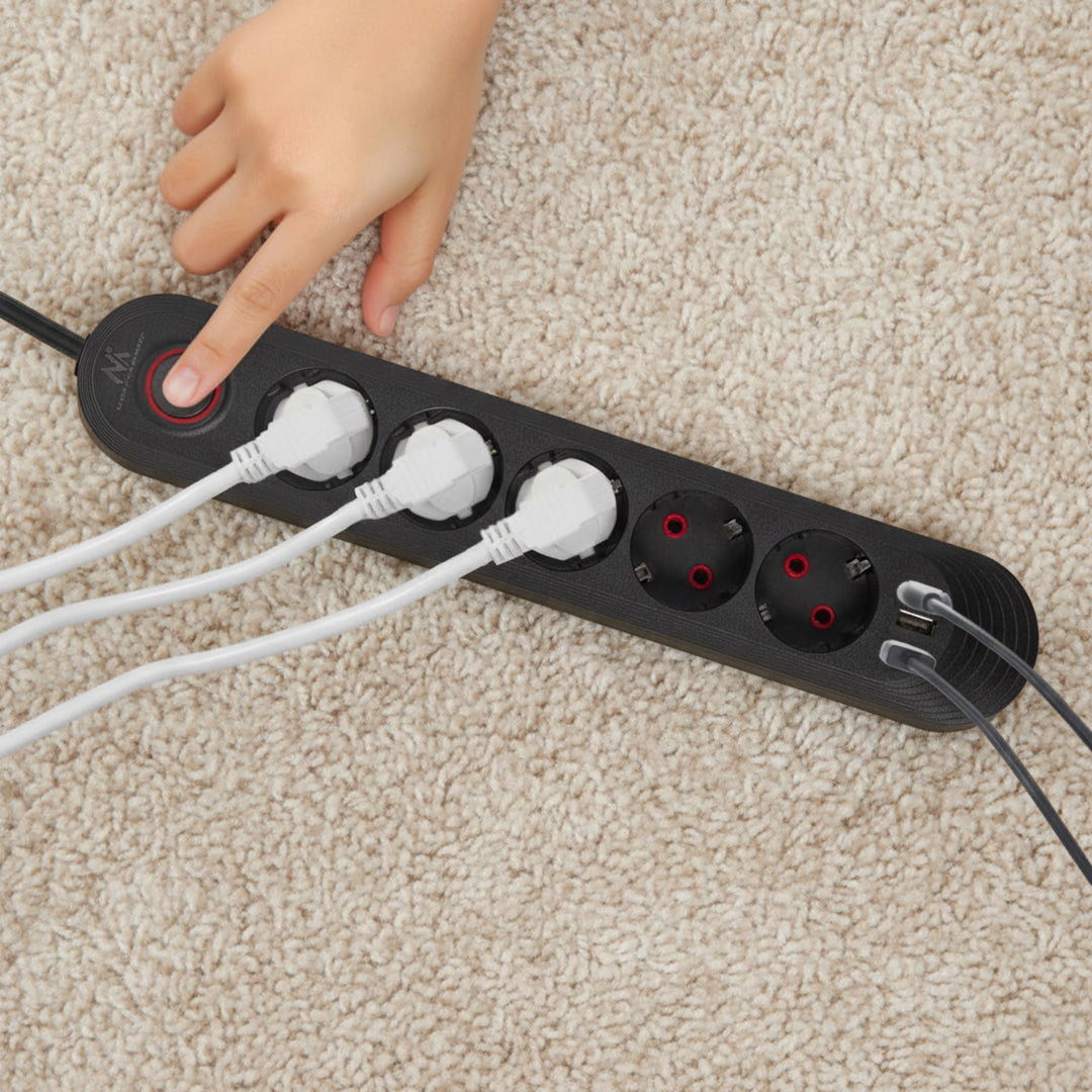Listwa zasilająca Maclean, przedłużacz 5 gniazd + 3xUSB, 110-240V AC 50/60Hz, 2.1A max 2500W, 1,5m, czarna, MCE395 B