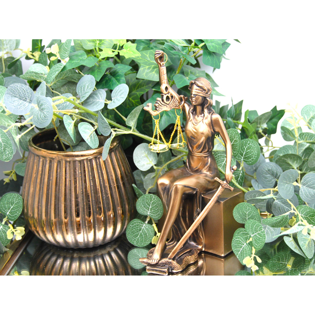 Figurki Temidy z wagą i mieczem, podpórki pod książki, Queen Isabel, 2 sztuki