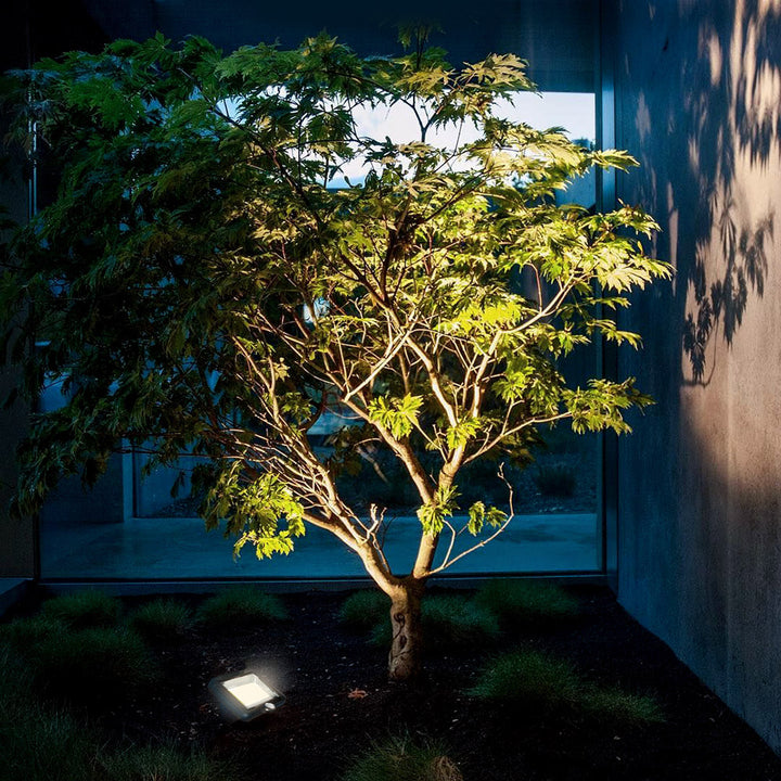 Solarny naświetlacz LED z czujnikiem ruchu Maclean, IP44, 5W, 400lm, 6000K, akumulator litowy 1300 mAh, 5,5V DC MCE438, 4 sztuki