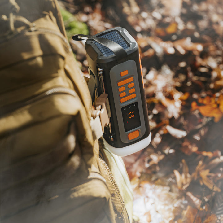 Radio awaryjne Adler, z panelem słonecznym, korbką i powerbankiem, Bluetooth 5.0, latarka LED 4W, 4500 mAh, AD 1920