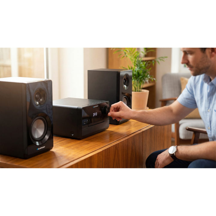 Mikrowieża Blaupunkt, moc 100W RMS, tuner DAB+, wyświetlacz LED, radio FM, w zestawie teleskopowa antena, złącze HDMI ARC, CD/MP3/USB/BT, zegar z funkcją alarmu, MS49DAB
