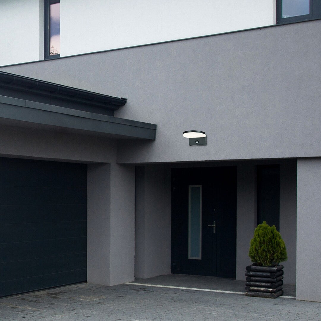 Zewnętrzna lampa ścienna Rabalux, czujnik ruchu, 9W, czarna, Batida, 2 sztuki