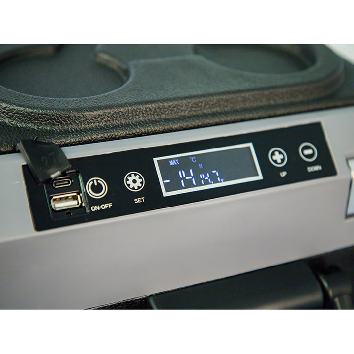 Lodówka turystyczna samochodowa kompresorowa Blow, pojemność 35L, dotykowy panel sterowania, 12V, 24V i 230V, gniazdko typu USB C, 44-208#