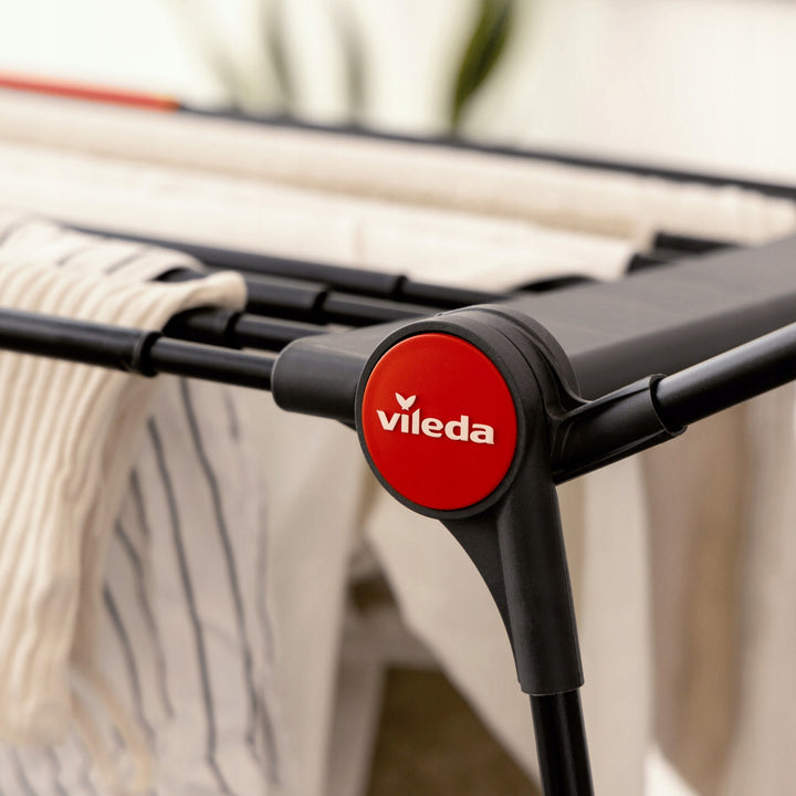 Suszarka na pranie Vileda Infinity Flex Ultimate, kolor czarny, do 30m powierzchni suszenia, rozsuwana, podwyższony stelaż, uchwyty na bieliznę, wbudowane kółka, 179620