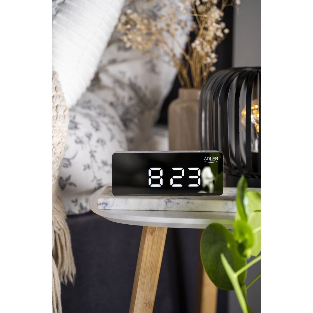 Budzik z wyświetlaczem LED i termometrem Adler AD 1189 W + 3x bateria alkaliczna AAA Varta Industrial