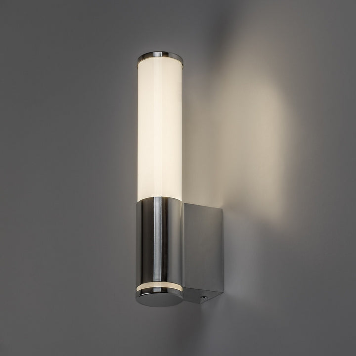 Kinkiet wewnętrzny Tenero, LED 6W,4000K, 600lm, H29cm, chrom,IP44, 75100