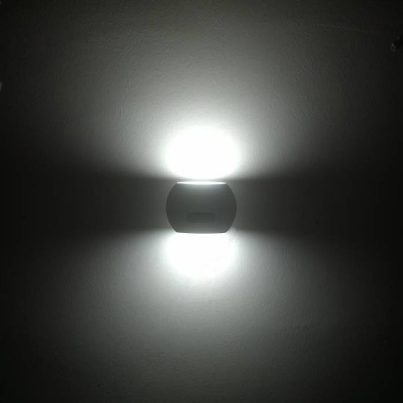 Ścienna lampa LED z czujnikiem PIR Maclean Energy MCE366 - PC+ALU, 20W (1600lm) Neutral White 4000K IP65 szara