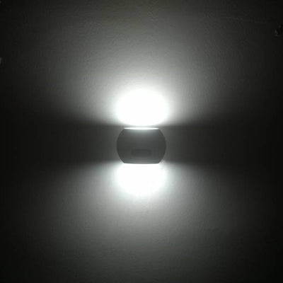 Ścienna lampa LED z czujnikiem PIR Maclean Energy MCE366 - PC+ALU, 20W (1600lm) Neutral White 4000K IP65 szara