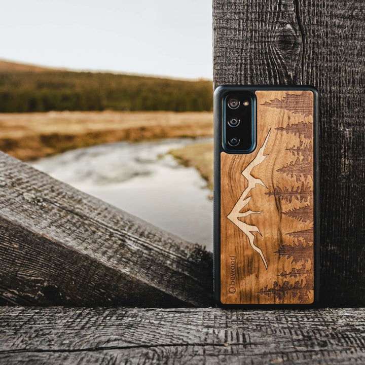 DREWNIANE ETUI IPHONE 13 PRO GÓRY IMBUIA WYSOKIEJ JAKOŚCI