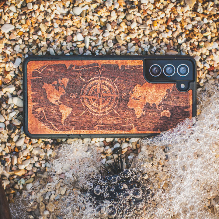DREWNIANE ETUI IPHONE 13 PRO MAX RÓŻA WIATRÓW MERBAU WYSOKIEJ JAKOŚCI