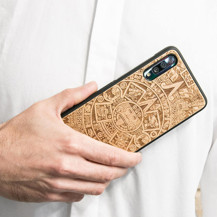 DREWNIANE ETUI IPHONE 13 KALENDARZ AZTECKI ANIEGRE WYSOKIEJ JAKOŚCI