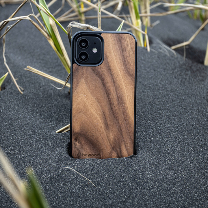 DREWNIANE ETUI IPHONE 13 ORZECH AMERYKAŃSKI WYSOKIEJ JAKOŚCI