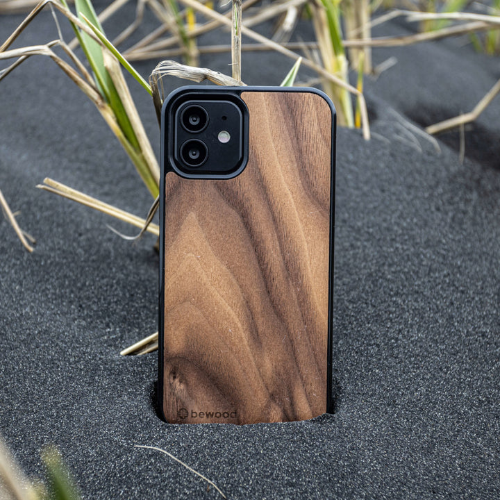 DREWNIANE ETUI IPHONE 13 PRO MAX ORZECH AMERYKAŃSKI