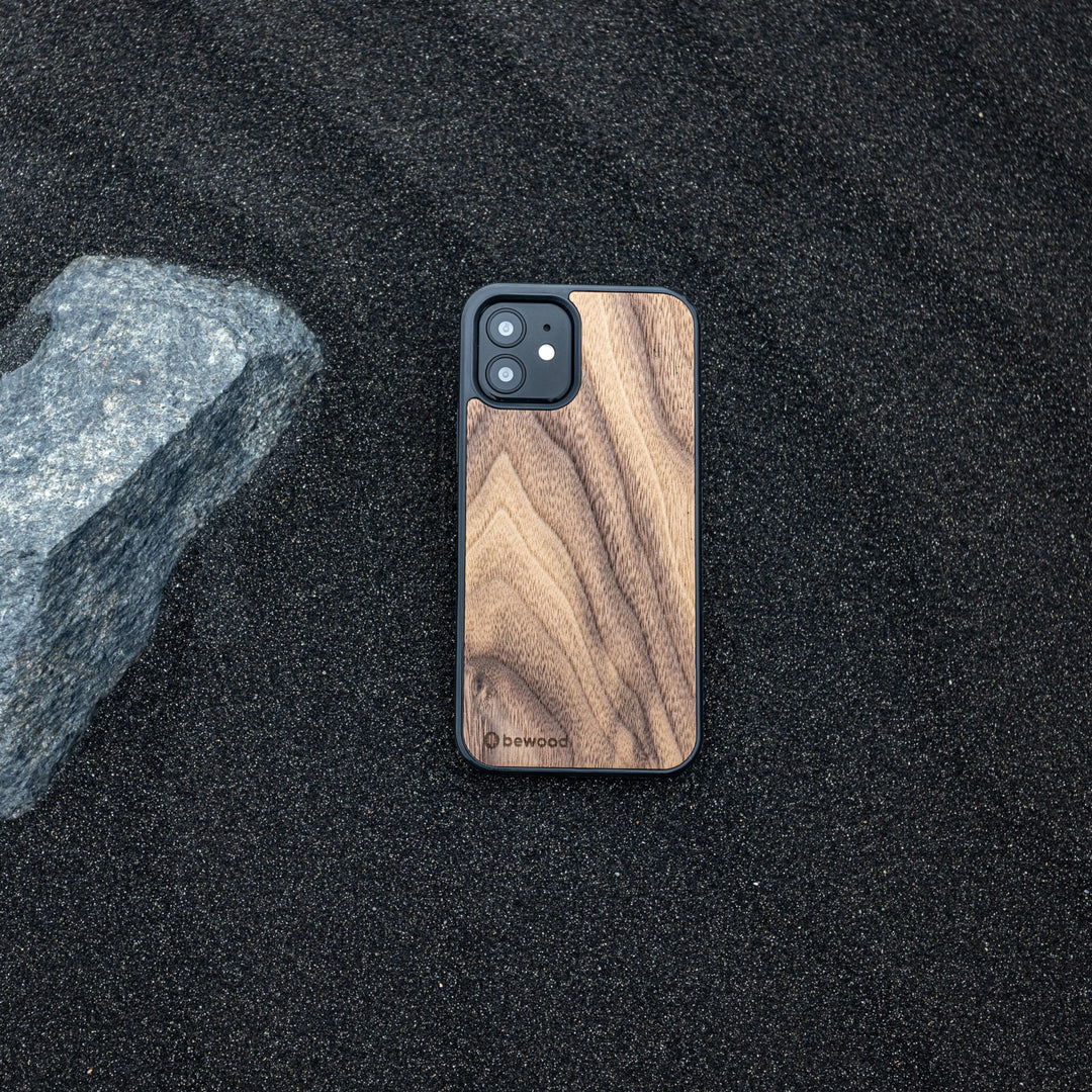 DREWNIANE ETUI IPHONE 13 MINI ORZECH AMERYKAŃSKI WYSOKIEJ JAKOŚCI
