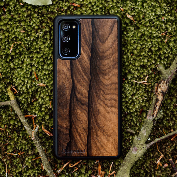 DREWNIANE ETUI IPHONE 12 / 12 PRO ZIRICOTE WYSOKIEJ JAKOŚCI