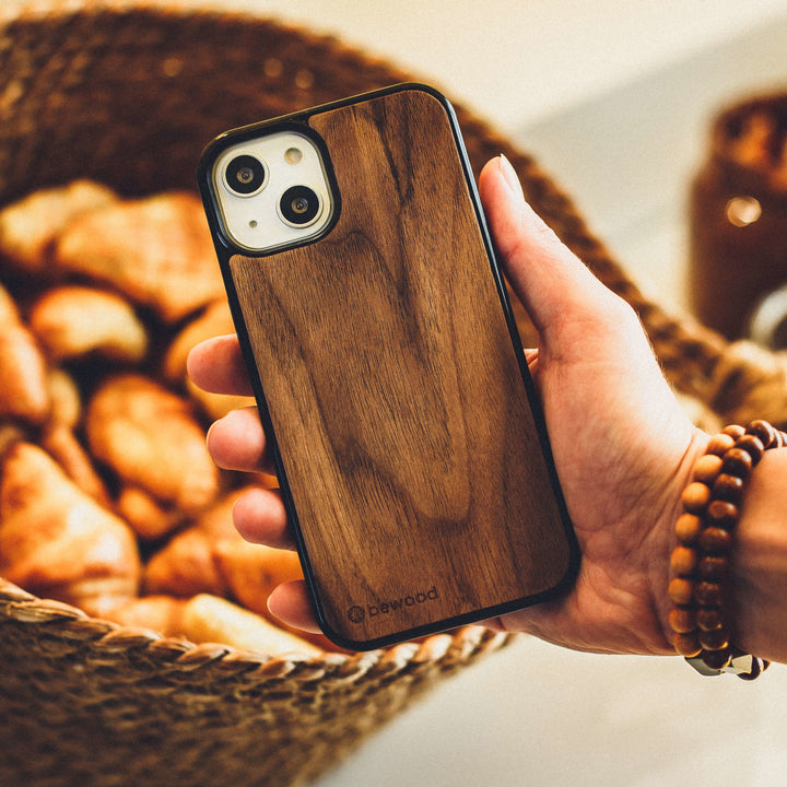 DREWNIANE ETUI IPHONE 12 MINI ORZECH AMERYKAŃSKI WYSOKIEJ JAKOŚCI