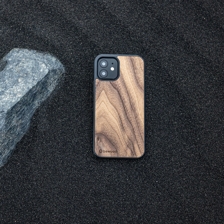 DREWNIANE ETUI IPHONE 12 PRO MAX ORZECH AMERYKAŃSKI