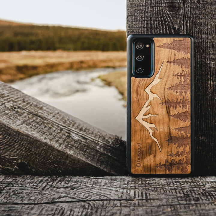 DREWNIANE ETUI IPHONE 12 / 12 PRO GÓRY IMBUIA WYSOKIEJ JAKOŚCI