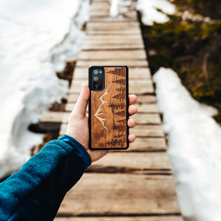 DREWNIANE ETUI IPHONE 12 PRO MAX GÓRY IMBUIA WYSOKIEJ JAKOŚCI
