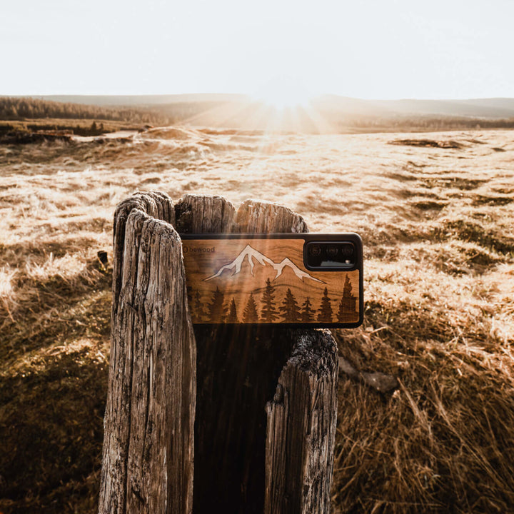 DREWNIANE ETUI IPHONE 12 PRO MAX GÓRY IMBUIA WYSOKIEJ JAKOŚCI